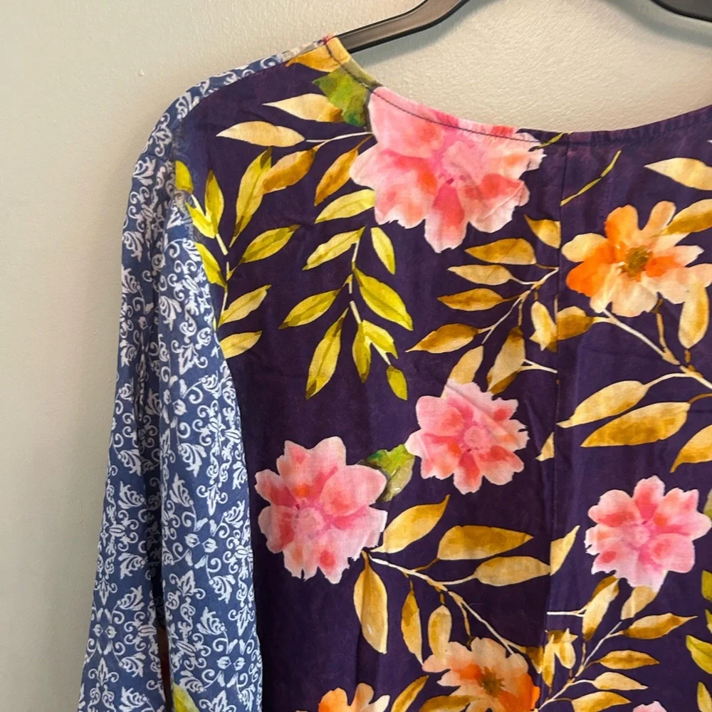 NWT Avani del amour floral bell sleeves top size S